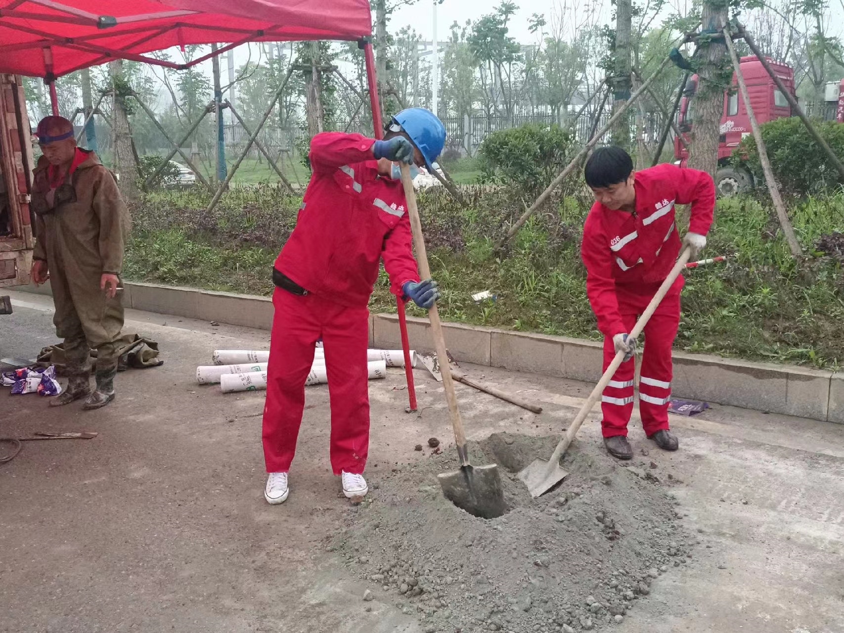 开福管道疏通哪家好】及时进行市政管道清淤